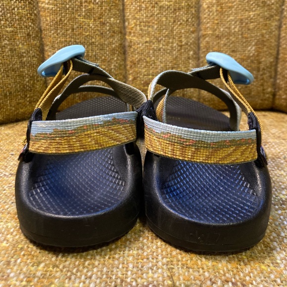 CHACO Midwest Fields landscape Z1 sandals, size 7 - Picture 3 of 5